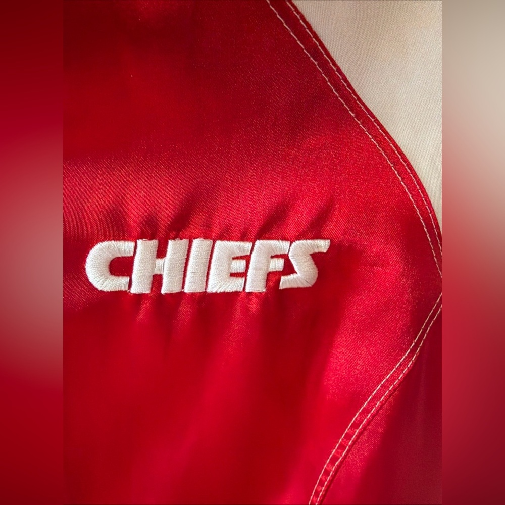 Vintage Y2K Women’s Kansas Chiefs Light Jacket NFL Size Medium Red White Yellow - Picture 4 of 6